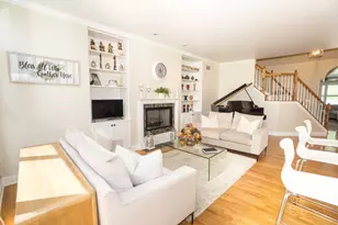768 W Saint Johns Pl, Addison, IL 60101 - Photo 7