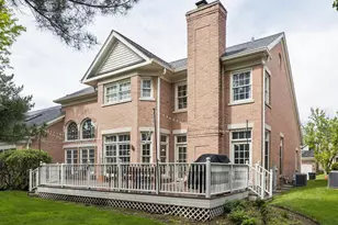2533 E Chesapeake Pl, Westchester, IL 60154 - Photo 17