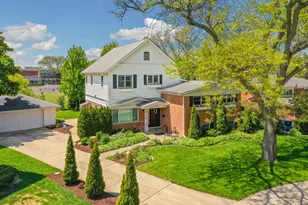 2740 Lincoln Ln, Wilmette, IL 60091 - Photo 3