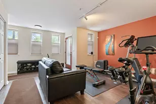 529 Chicago Ave, Evanston, IL 60202 - Photo 3