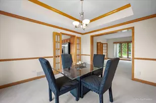 958 W Stonehedge Dr, Addison, IL 60101 - Photo 13