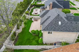 958 W Stonehedge Dr, Addison, IL 60101 - Photo 7