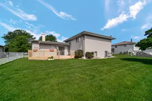 2042 W Spring Ridge Dr, Arlington Heights, IL 60004 - Photo 21