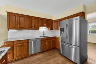2042 W Spring Ridge Dr, Arlington Heights, IL 60004 - Photo 7