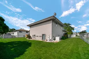2042 W Spring Ridge Dr, Arlington Heights, IL 60004 - Photo 23
