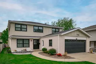 774 S Euclid Ave, Elmhurst, IL 60126 - Photo 1
