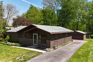 865 Riverside Dr, South Elgin, IL 60177 - Photo 1
