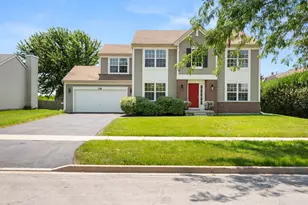 318 Chautauqua Ln, Sycamore, IL 60178 - Photo 1
