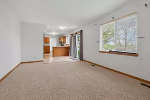 819 Casey Ln, Harvard, IL 60033 - Photo 15