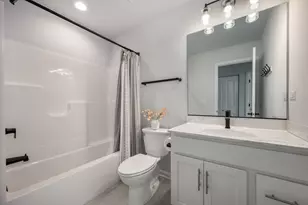 309 Woodmoor Dr, Lombard, IL 60148 - Photo 15