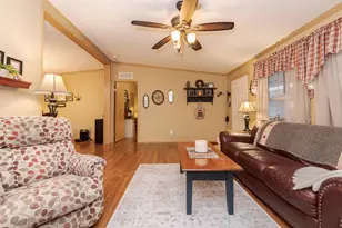 1129 11th St, Bloomington, IL 61704 - Photo 9