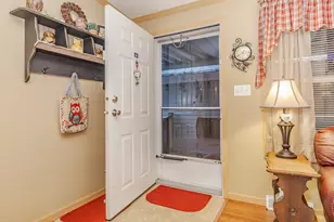 1129 11th St, Bloomington, IL 61704 - Photo 7