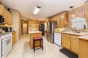 1129 11th St, Bloomington, IL 61704 - Photo 13