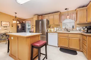 1129 11th St, Bloomington, IL 61704 - Photo 15