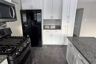 113 Berry St, Park Forest, IL 60466 - Photo 3