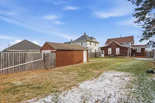 411 39th St, Moline, IL 51265 - Photo 15