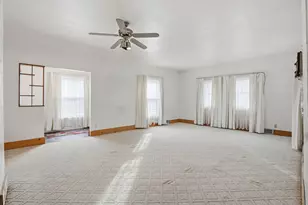 411 39th St, Moline, IL 51265 - Photo 3