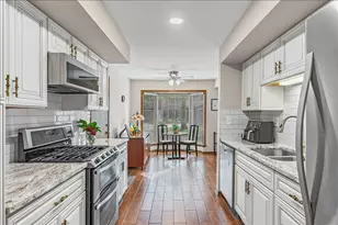 44 Kings Ct, Westchester, IL 60154 - Photo 7