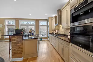 2048 Valor Ct, Glenview, IL 60026 - Photo 19