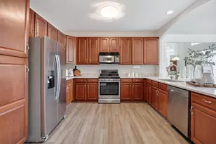 305 Ashby Ct, Geneva, IL 60134 - Photo 5