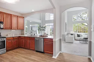 305 Ashby Ct, Geneva, IL 60134 - Photo 7