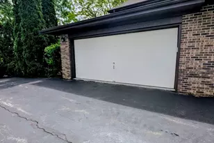 11511 Autobahn Dr E, Palos Park, IL 60464 - Photo 5