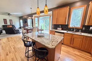 13437 Springhill Dr, Winnebago, IL 61088 - Photo 15