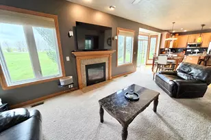 13437 Springhill Dr, Winnebago, IL 61088 - Photo 23