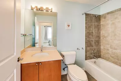 2472 W Foster Avenue #203, Chicago, IL 60625 - Photo 19