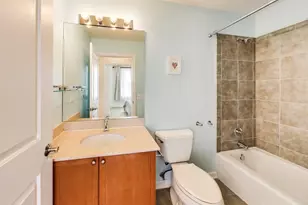2472 W Foster Ave, Chicago, IL 60625 - Photo 19