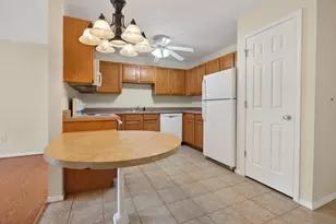 3 Ross Dr, Bloomington, IL 61701 - Photo 5