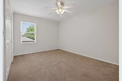 3 Ross Drive #6, Bloomington, IL 61701 - Photo 9