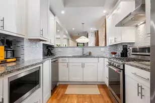 2929 N Fairfield Ave, Chicago, IL 60618 - Photo 13