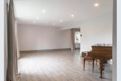 7810 Del Court, Darien, IL 60561 - Photo 11