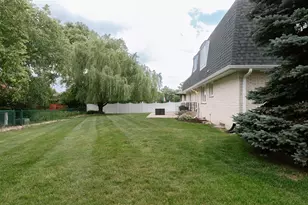 7810 Del Ct, Darien, IL 60561 - Photo 35