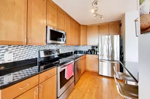 3900 N Lake Shore Dr, Chicago, IL 60613 - Photo 13