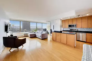 3900 N Lake Shore Dr, Chicago, IL 60613 - Photo 7