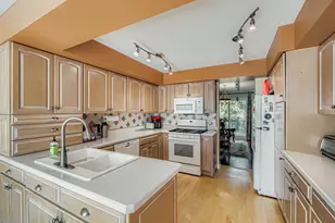 58 Portwine Rd, Willowbrook, IL 60527 - Photo 9