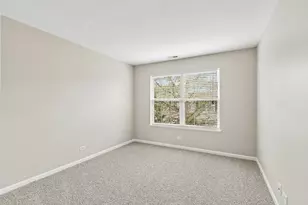 725 S Jade Ln, Round Lake, IL 60073 - Photo 15
