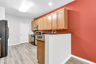 725 S Jade Ln, Round Lake, IL 60073 - Photo 9