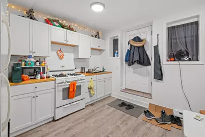 2250 S Sacramento Avenue, Chicago, IL 60623 - Photo 9