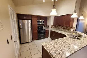 357 Bloomfield Ln, Glen Ellyn, IL 60137 - Photo 5