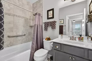 777 W Fairway Dr, Addison, IL 60101 - Photo 9