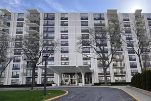 9001 Golf Rd, Des Plaines, IL 60016 - Photo 1
