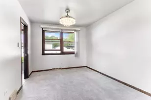 9S172 Cumnor Rd, Downers Grove, IL 60516 - Photo 7