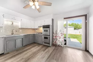 9S172 Cumnor Rd, Downers Grove, IL 60516 - Photo 9
