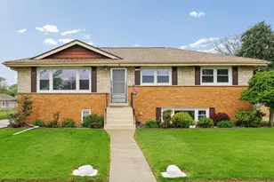 7730 S Octavia Ave, Bridgeview, IL 60455 - Photo 1