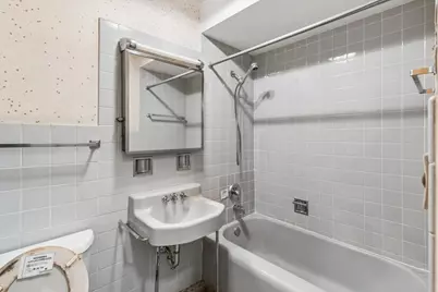719 W Dresser Drive, Mount Prospect, IL 60056 - Photo 9