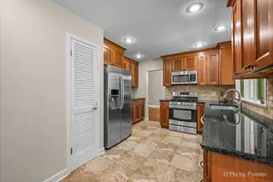 824 Skyline Dr, Barrington, IL 60010 - Photo 11