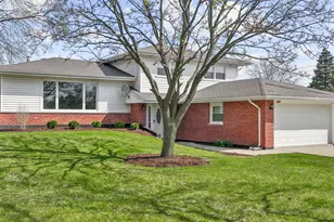 1502 Carrol Ct, Darien, IL 60561 - Photo 1